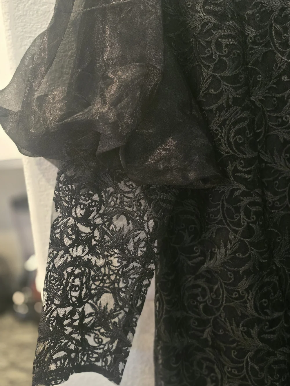 Black Lace Puff-Sleeve Long Sleeve Dress - Picture 3 of 5